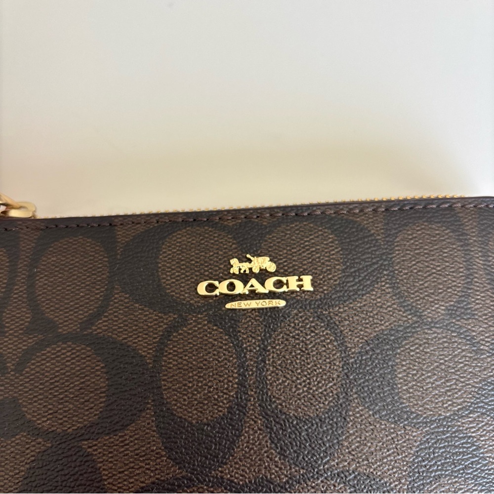 NWT Coach Signature Metallic Corner Zip Wristlet Dark Brown Red Strap - Picture 4 of 6